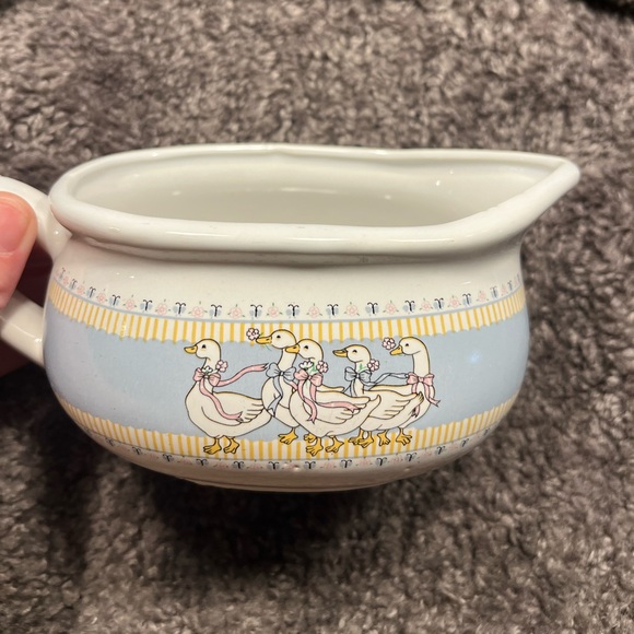 Vintage “Ribbon Geese” gravy boat - Picture 2 of 5